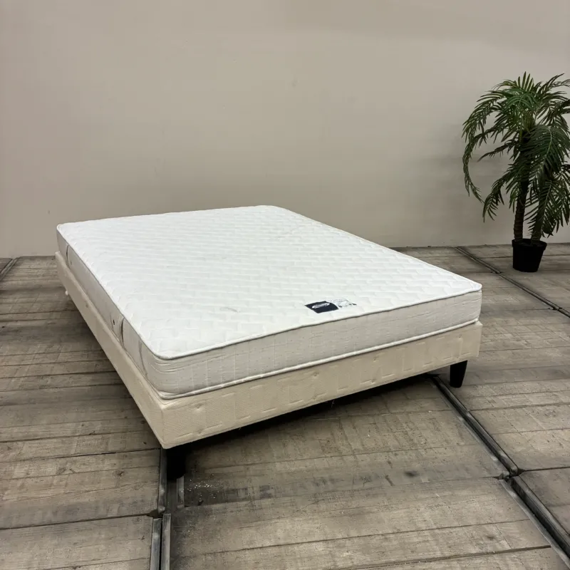 Boxspringbett inklusive Matratze 150x200 Polsterbett Creme Gebraucht