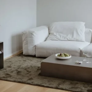 Couchtisch RAW-C – Edelstahl mit seidig-mattem Finish